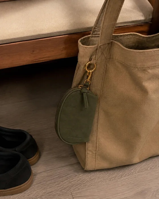 Lifestyle imagery: Olive Mini in an everyday setting